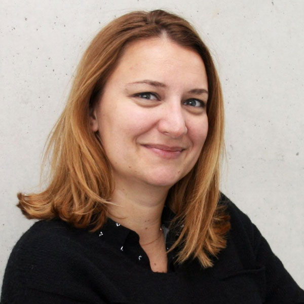Dr. phil. Dipl. Designerin FH-Prof. Viktoria Schneider-Kirjuchina